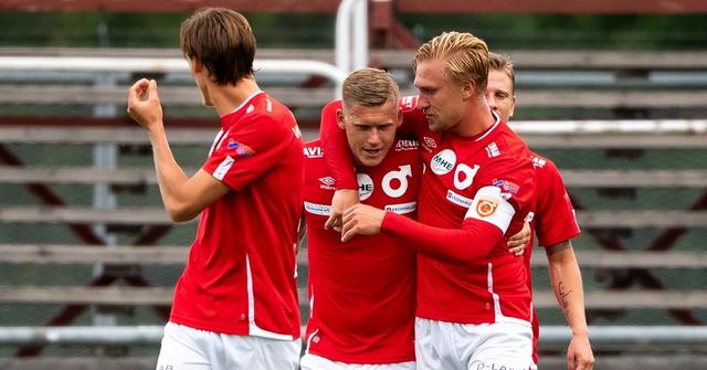 于两难境地 于两难境地