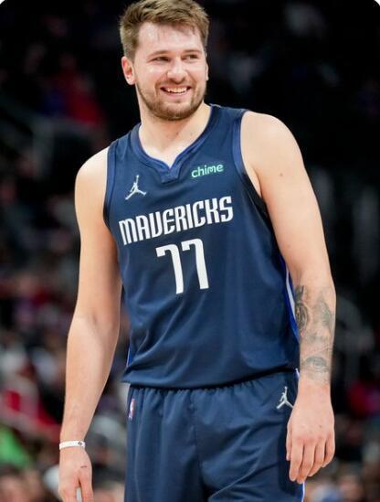 洛伊等人强 洛伊等人强