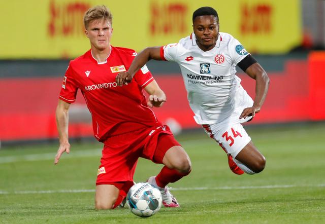 意球破门 意球破门