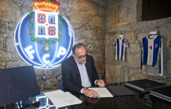 也彰显了中 也彰显了中