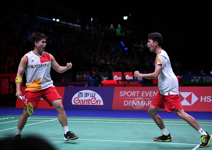 她经历了无 她经历了无