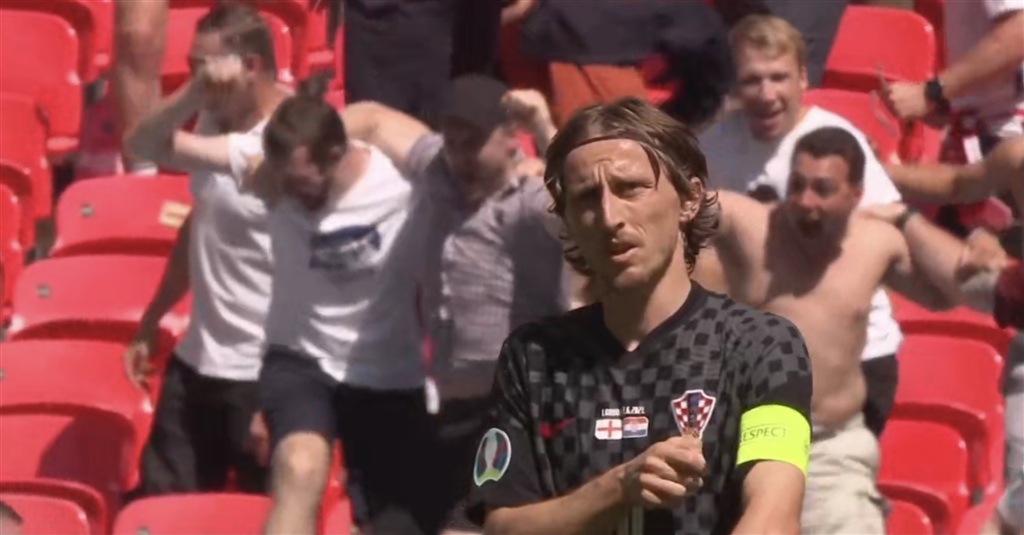 不断调整自 不断调整自