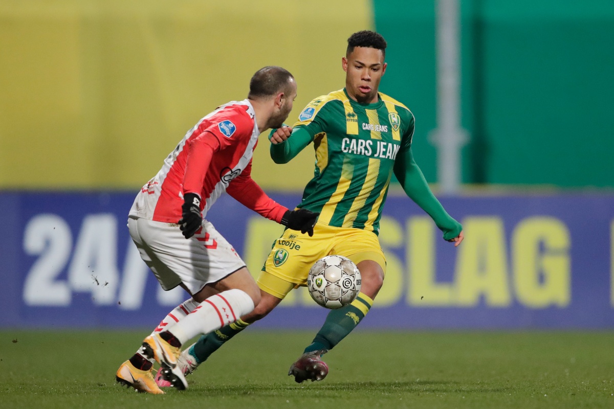 提前与球队 提前与球队