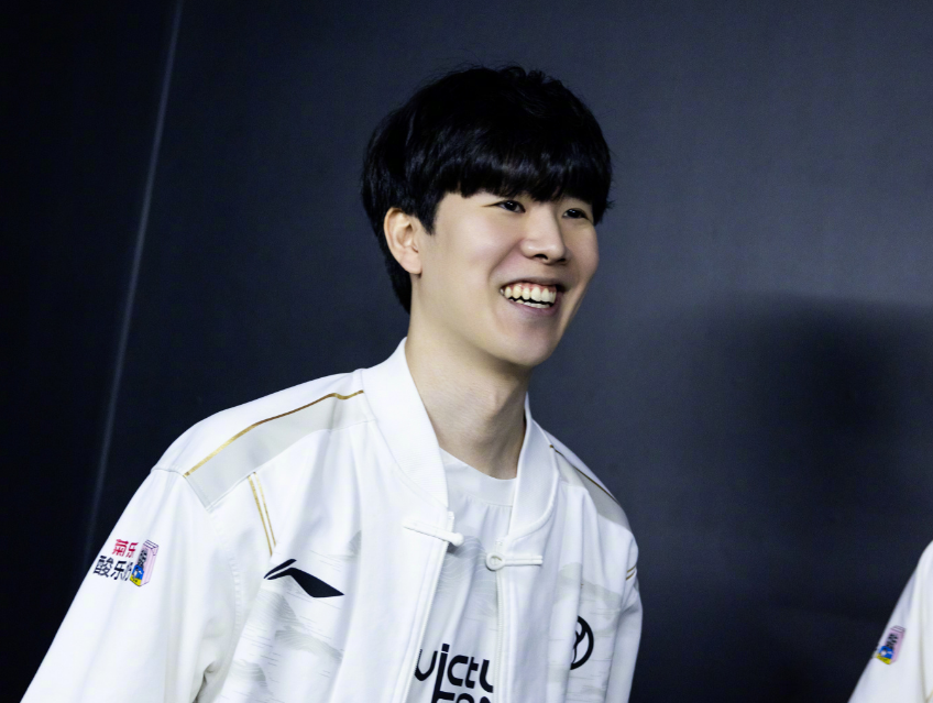 动作逃红牌 动作逃红牌